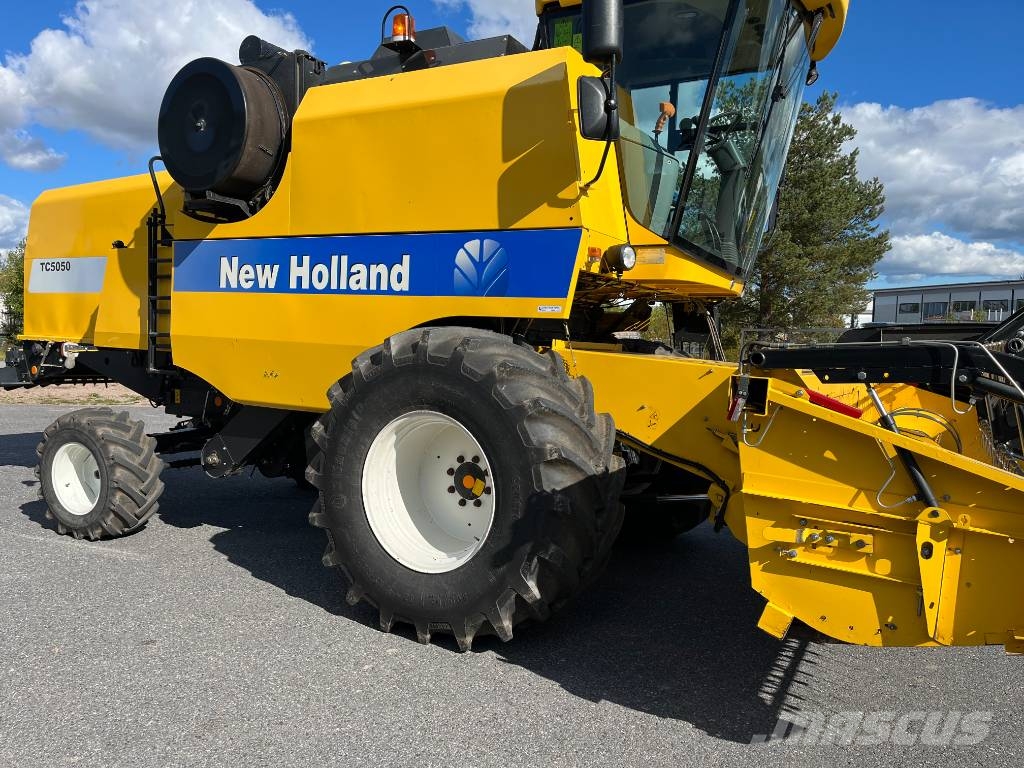 New Holland TC 5050 13´ Myyty Cosechadoras combinadas